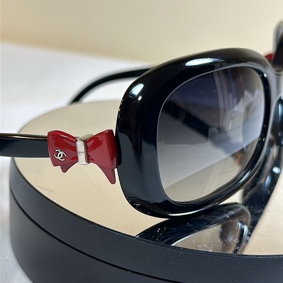 CHANEL Sunglasses for Sunny Days Black w/ Red CC Bow - Picture 14 of 14